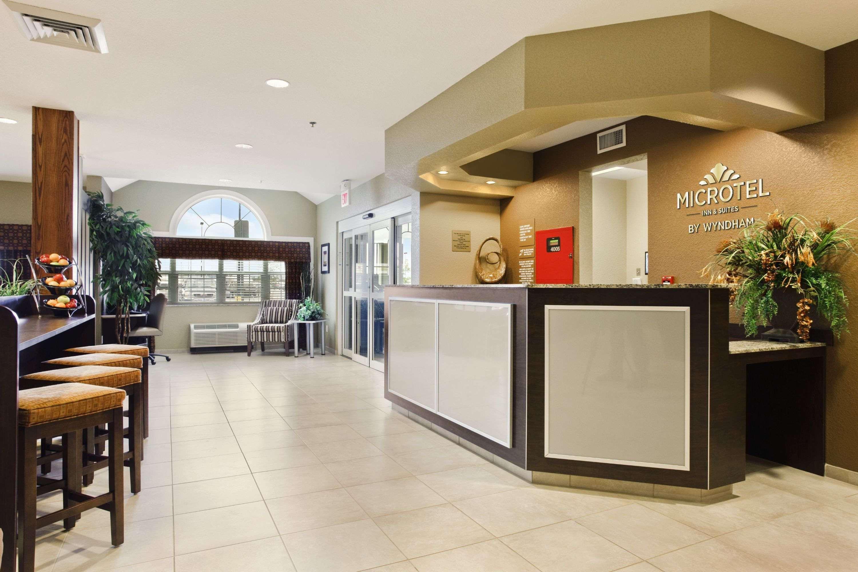Microtel Inn & Suites By Wyndham Williston Interieur foto